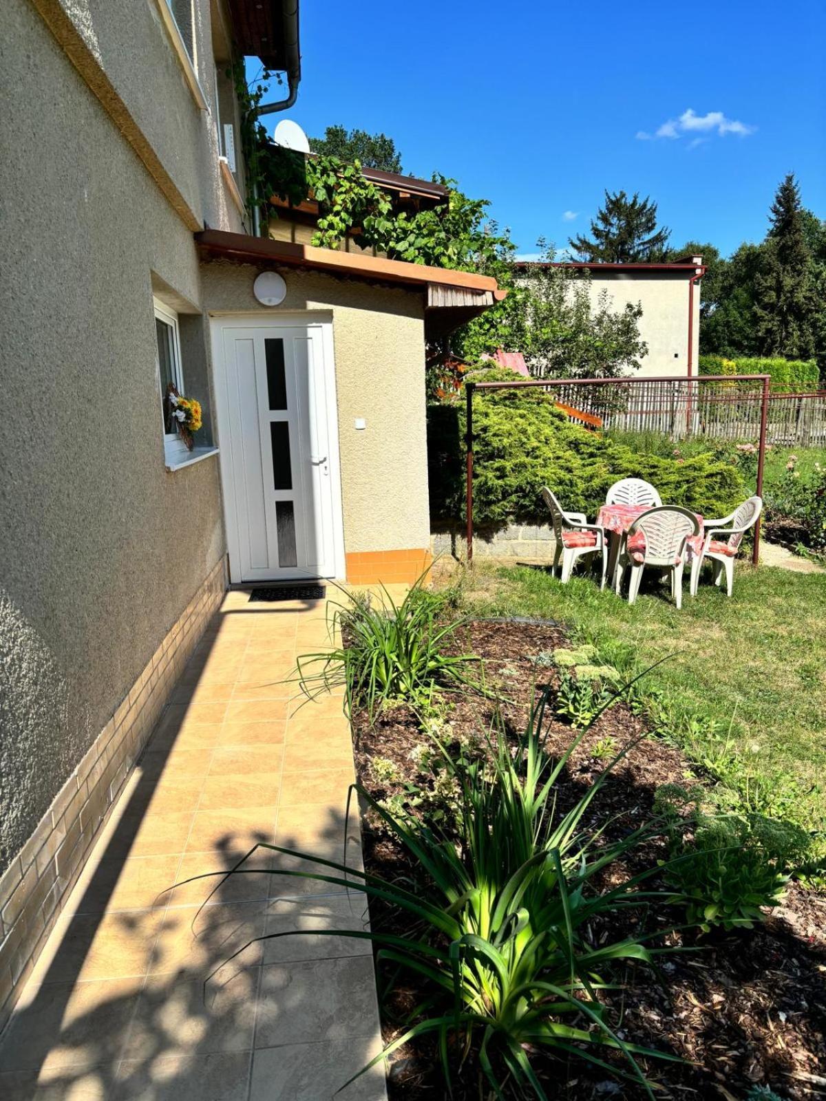 Apartman Vendy KLV Exterior foto